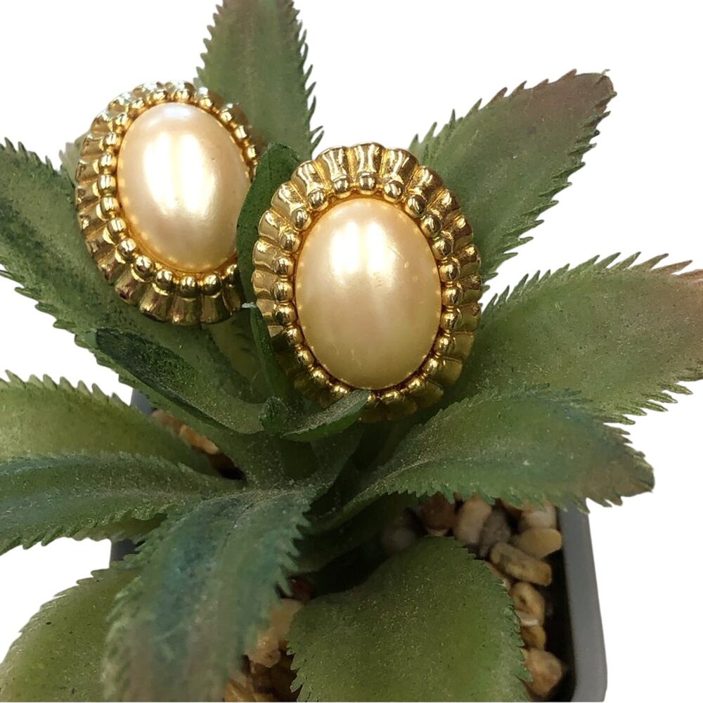 Vintage 1980s Monet Pearlescent Oval Gold Tone Clip On Earrings Signature Stamp